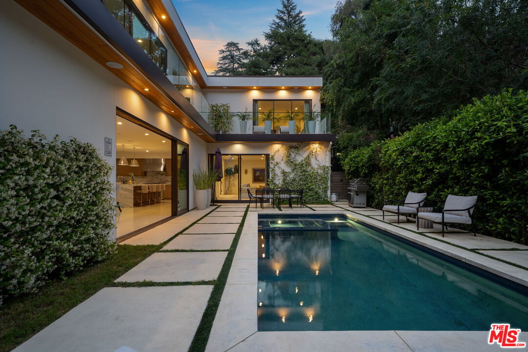 Buy or rent a property | Laurel Canyon Rd, Los Angeles 90046