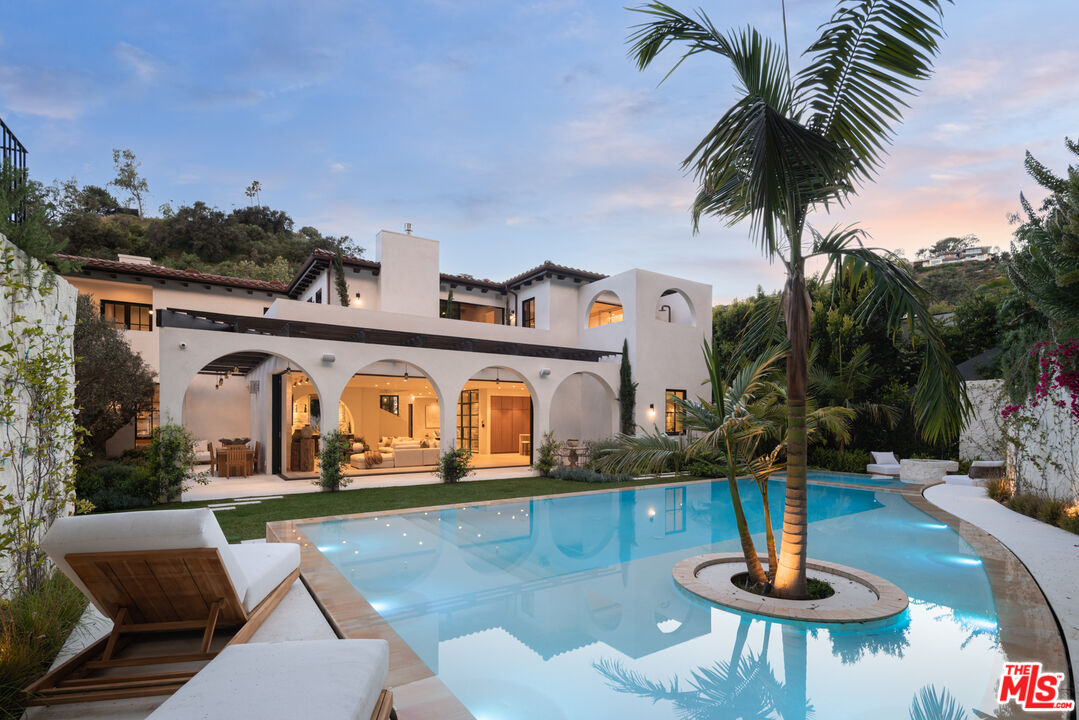 Buy or rent a property | Stone Canyon Rd, Los Angeles 90077