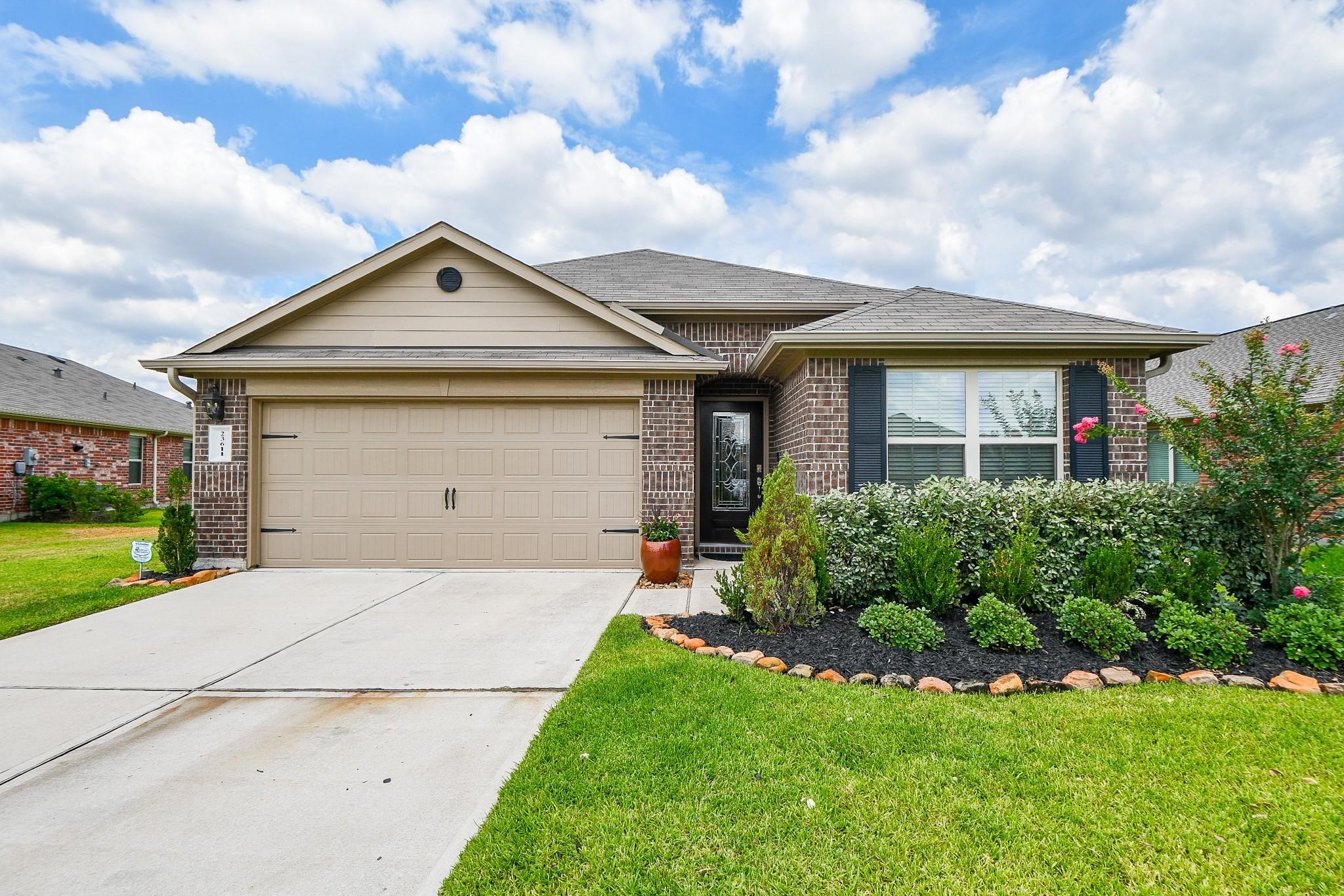Buy or rent a property | Eldarica Pine Ct, The Woodlands 77375