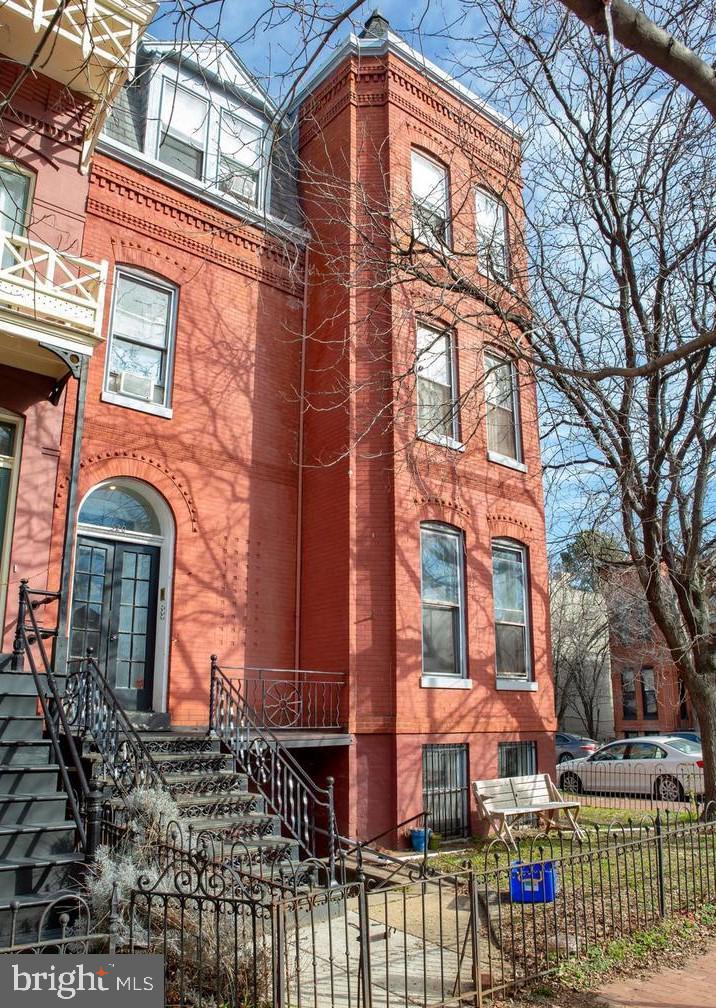 Buy or rent a property | Constitution Ave NE, Washington, DC 20002