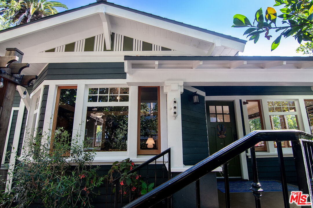 Buy or rent a property | Electric Ave, Venice 90291