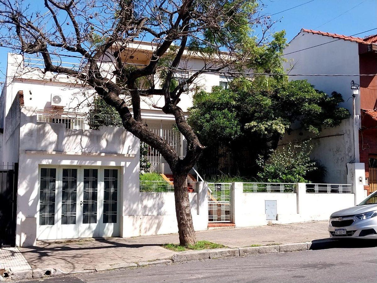 Buy or rent a property | Murguiondo, Villa Lugano C1439COV