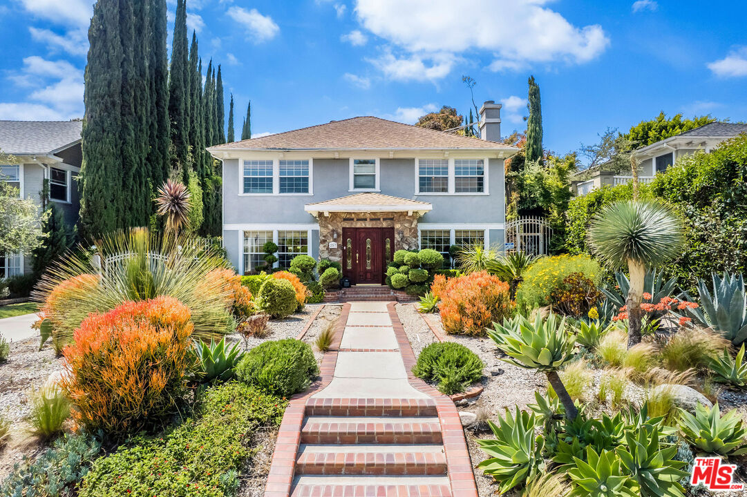 Buy or rent a property | S Van Ness Ave, Los Angeles 90004