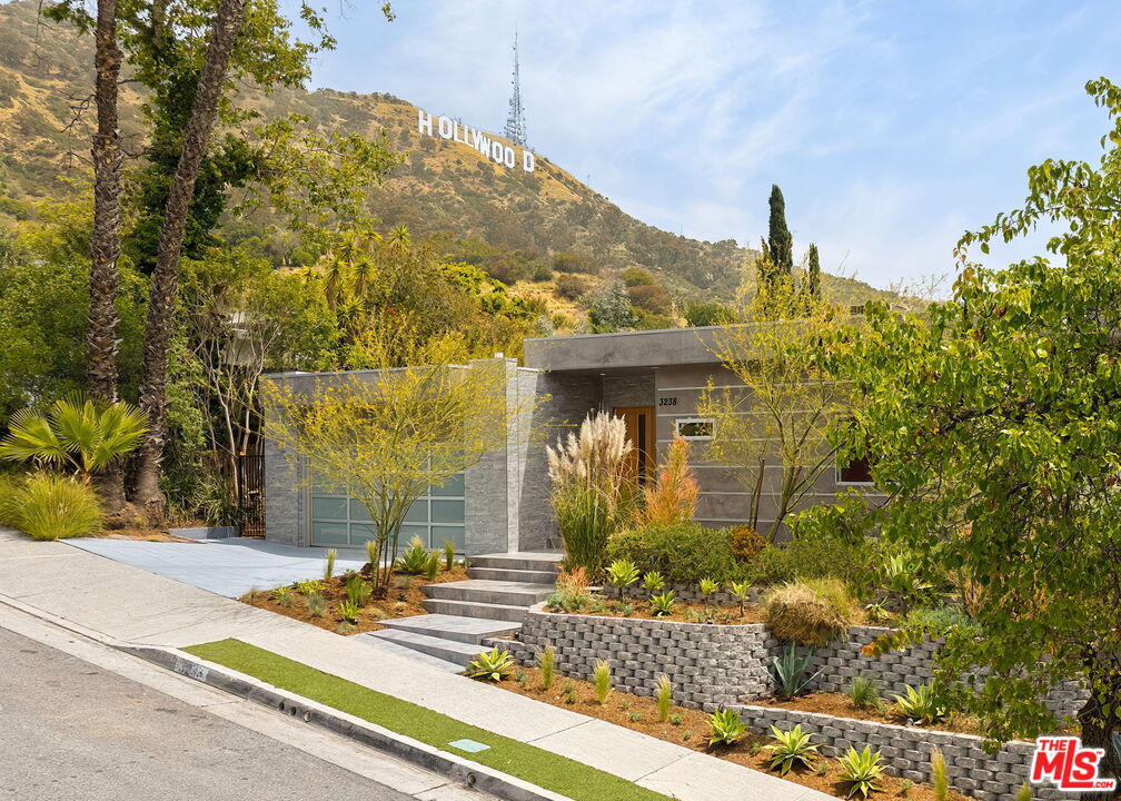 Buy or rent a property | Canyon Lake Dr, Los Angeles 90068