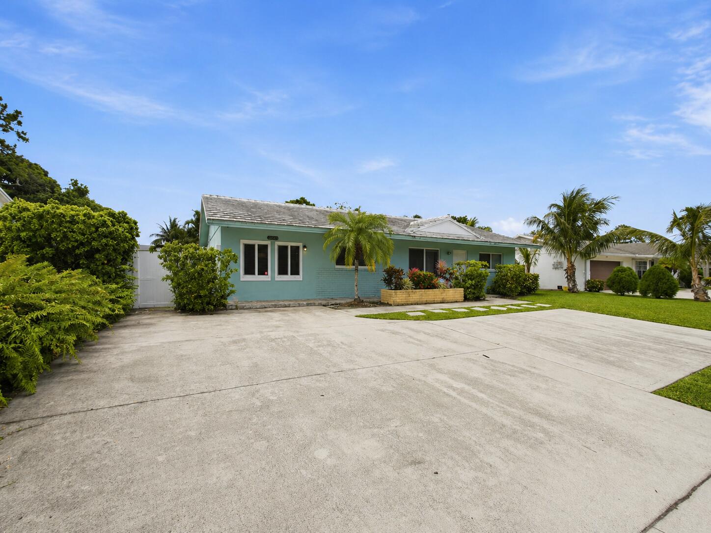 Buy or rent a property | Lake Ida Rd, Delray Beach 33445