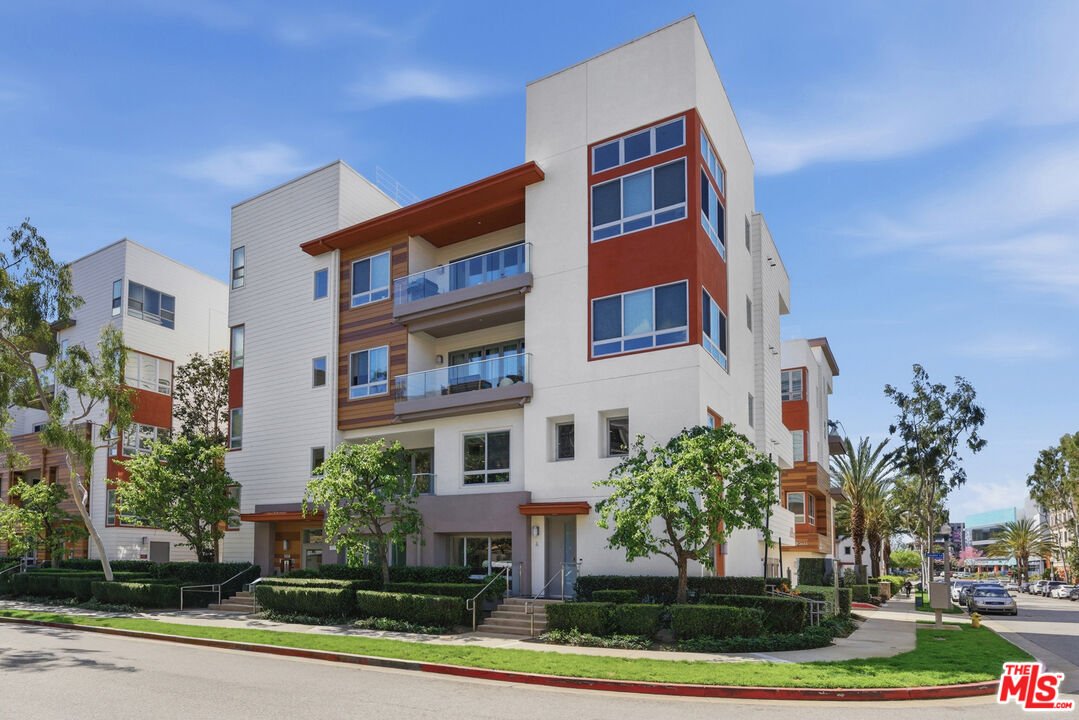 Buy or rent a property | Sandhill Ln, Playa Vista 90094