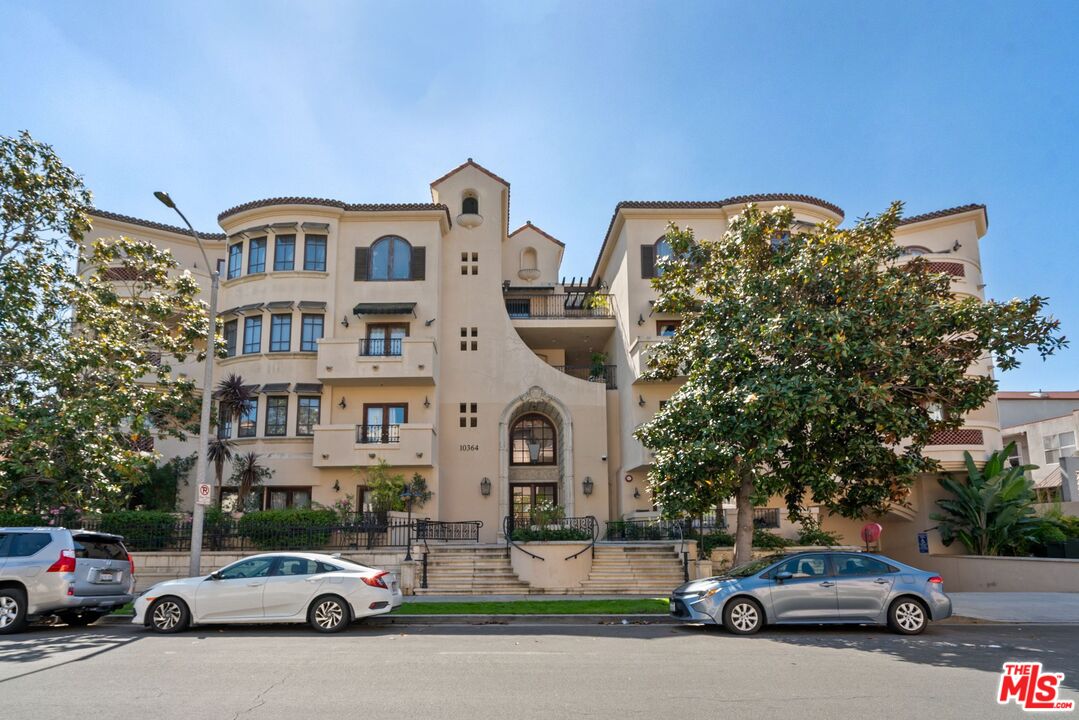 Buy or rent a property | Almayo Ave, Los Angeles 90064