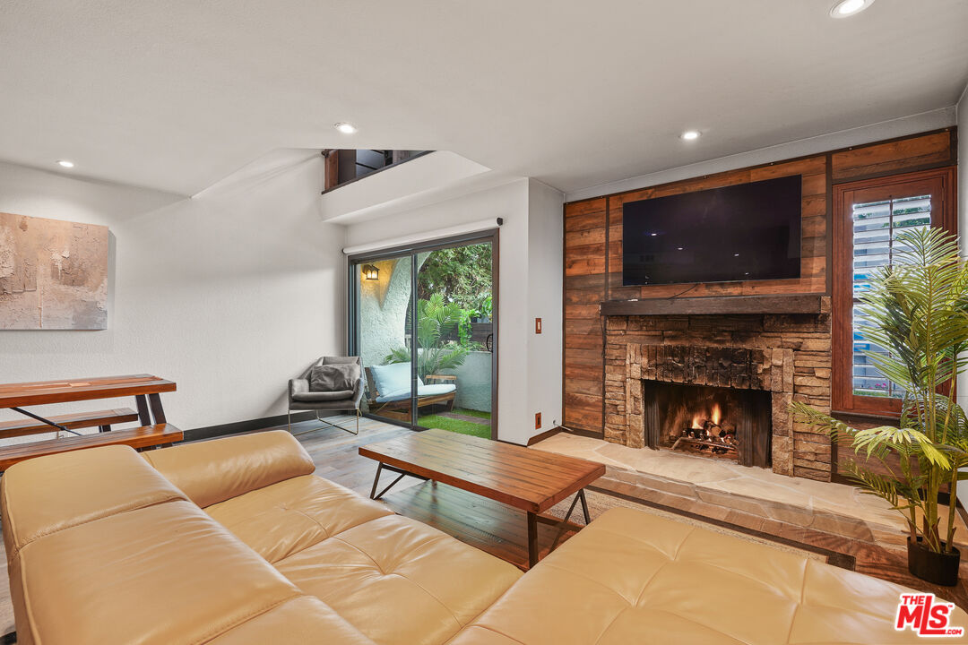 Buy or rent a property | Bluffside Dr, Studio City 91604