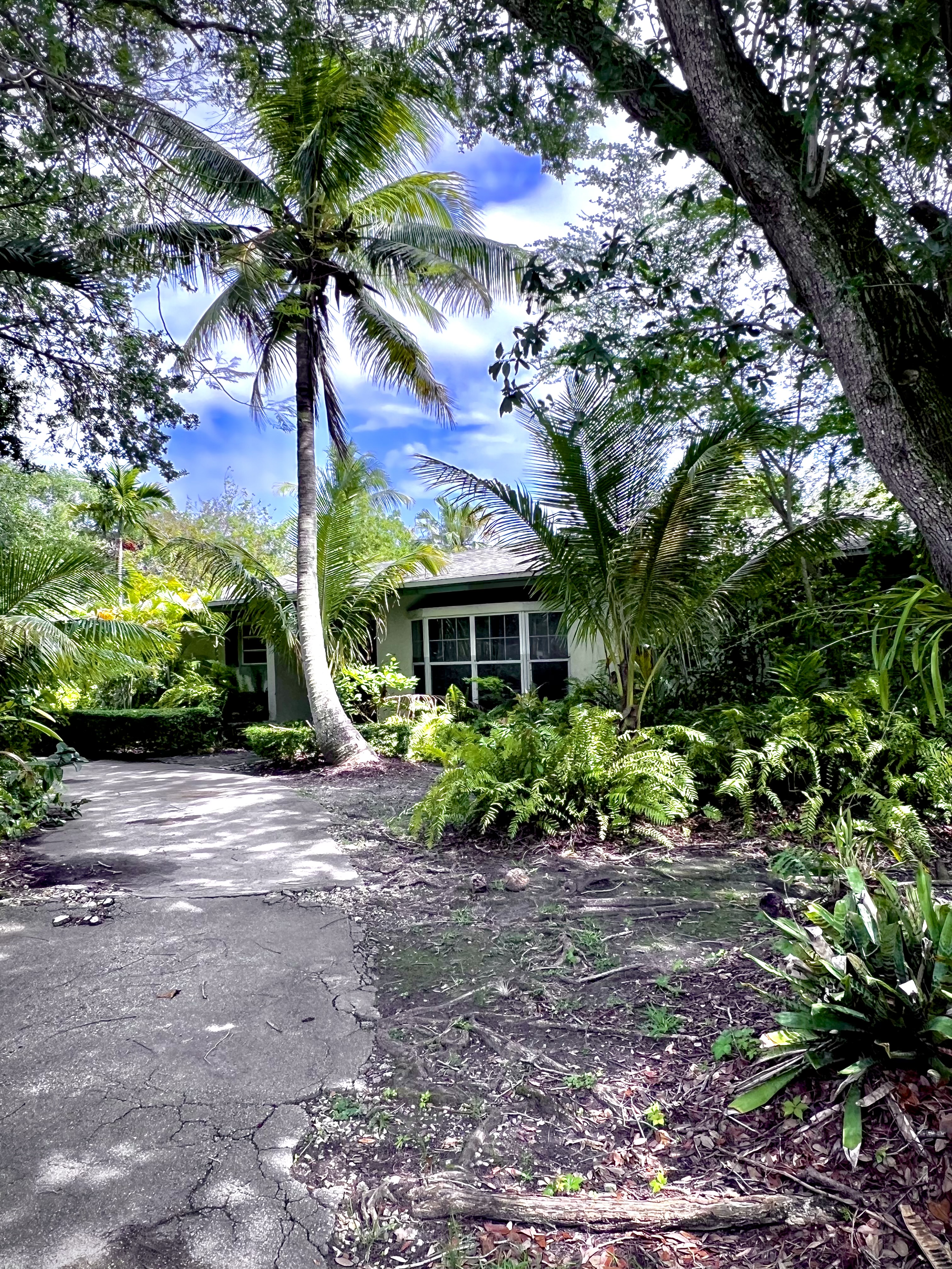 Buy or rent a property | SW 104th St, Pinecrest 33156