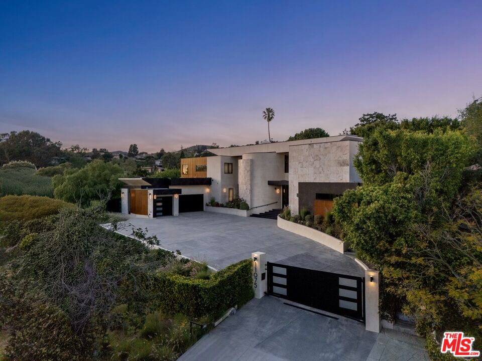 Buy or rent a property | Sunset Blvd, Los Angeles 90049