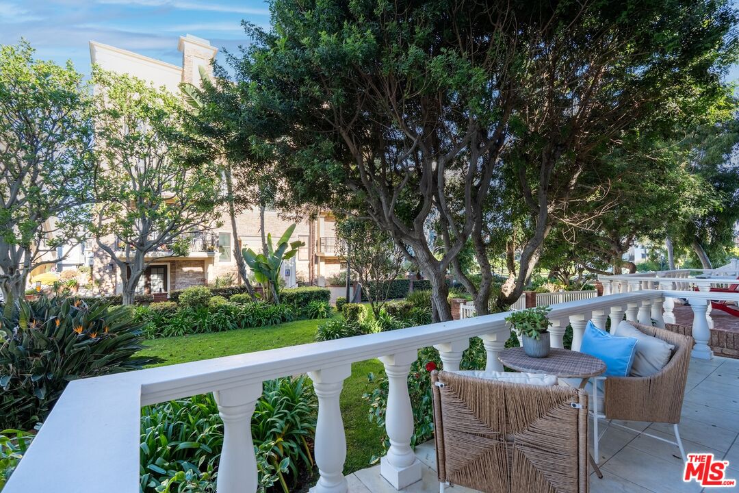 Buy or rent a property | Ketch St, Marina del Rey 90292