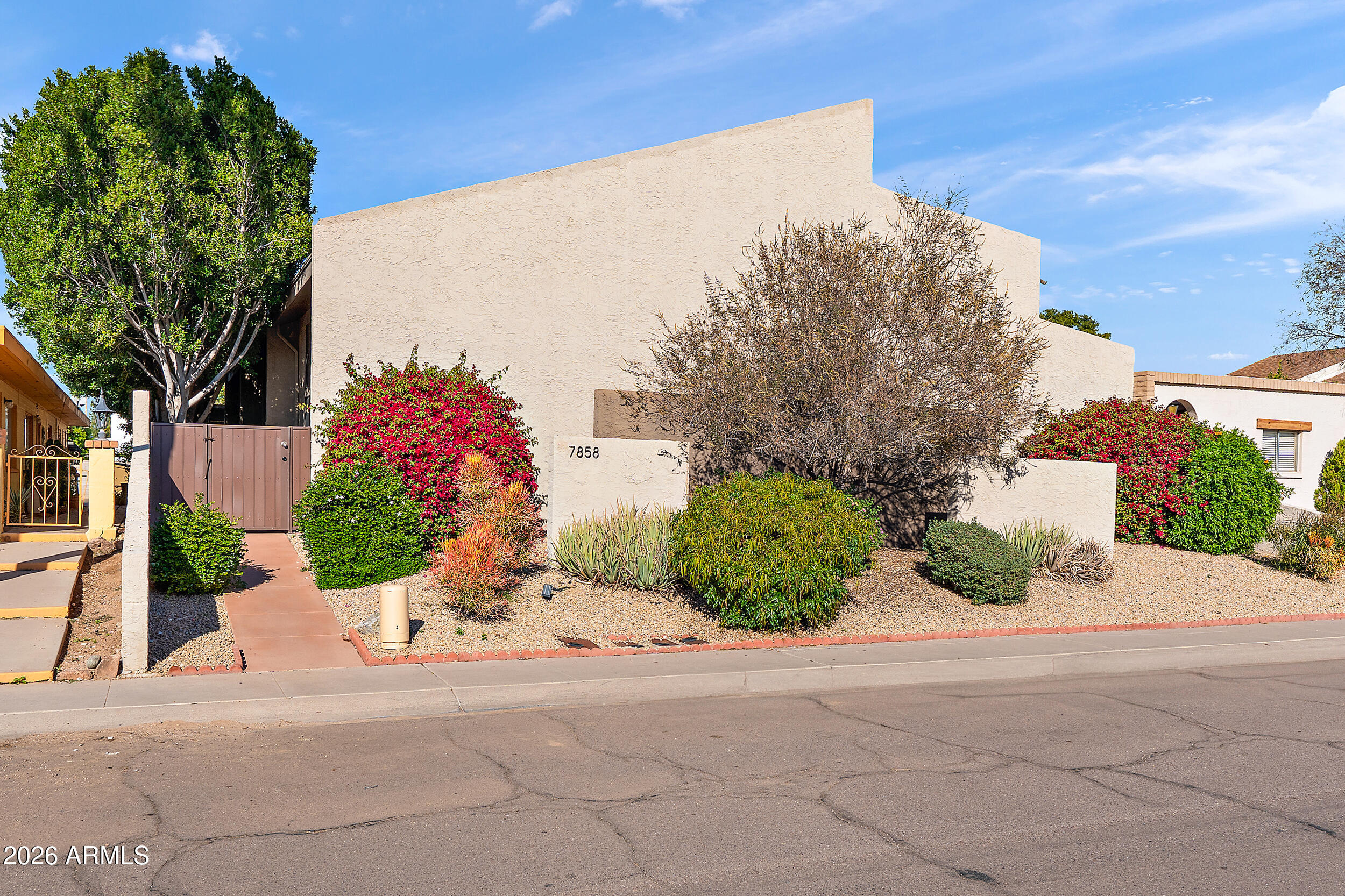 Buy or rent a property | E Glenrosa Ave, Scottsdale 85251
