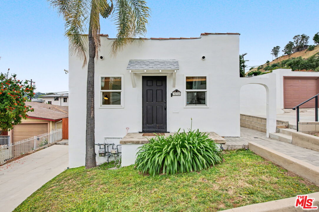 Buy or rent a property | Shasta Cir S, Los Angeles 90065