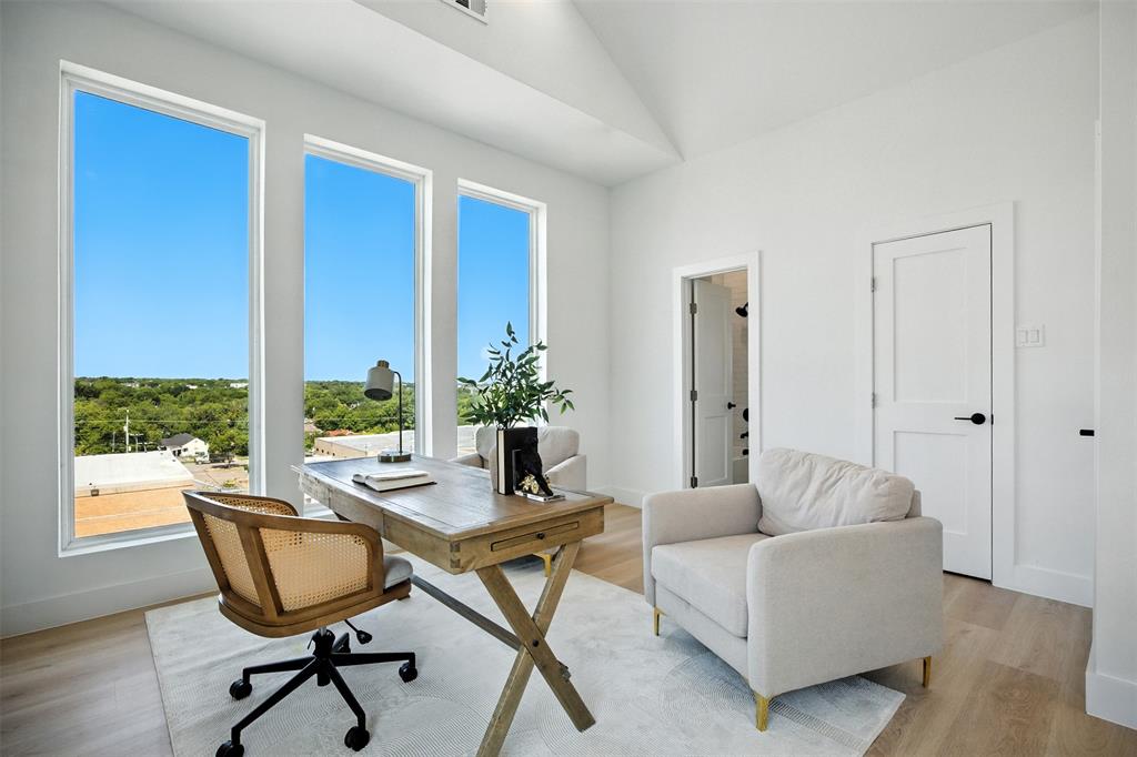 Buy or rent a property | N Lancaster Ave, Dallas 75203