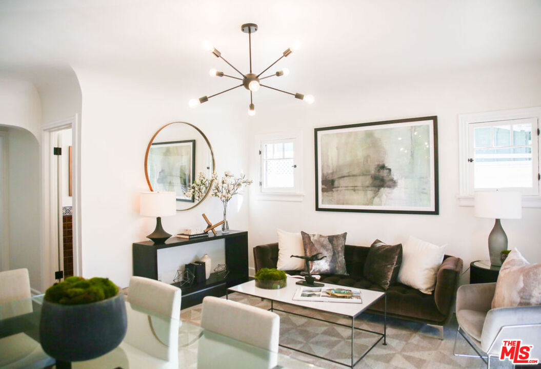 Buy or rent a property | Willoughby Ave, Los Angeles 90046