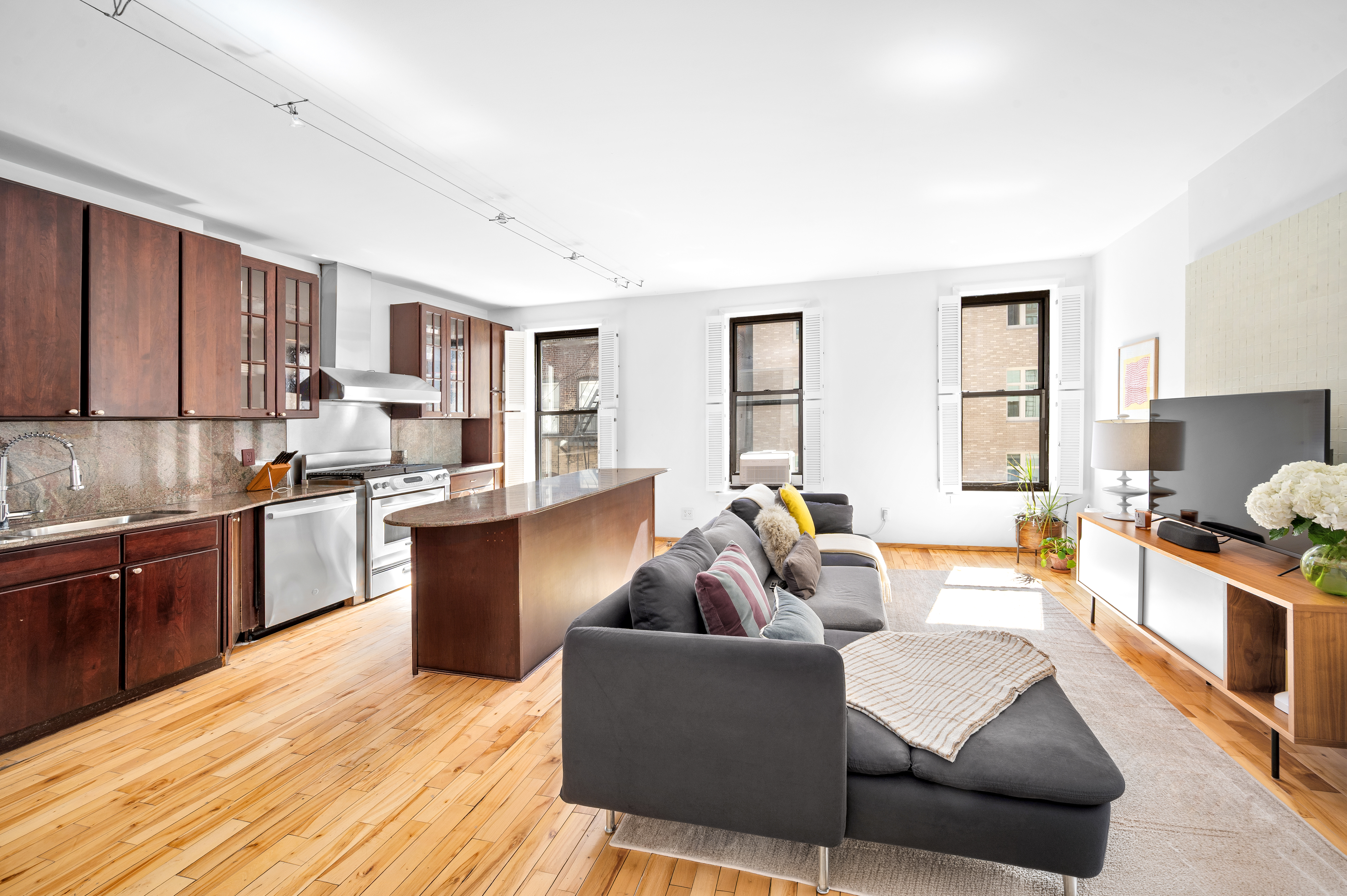 Buy or rent a property | West 85th Street, Upper West Side 10024