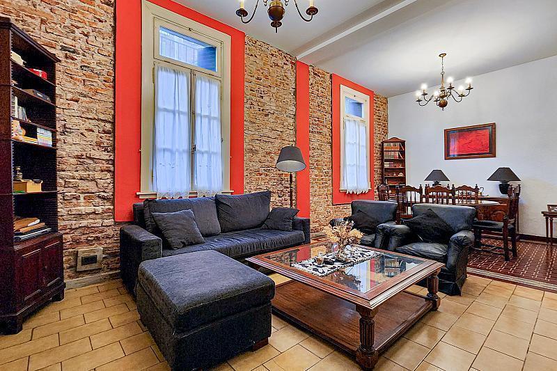 Buy or rent a property | Peron Eva Av., Flores 1286