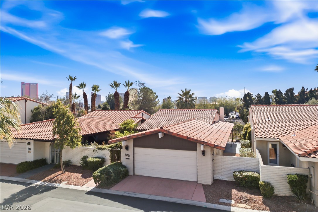 Buy or rent a property | Plaza De Rosa, Las Vegas 89102