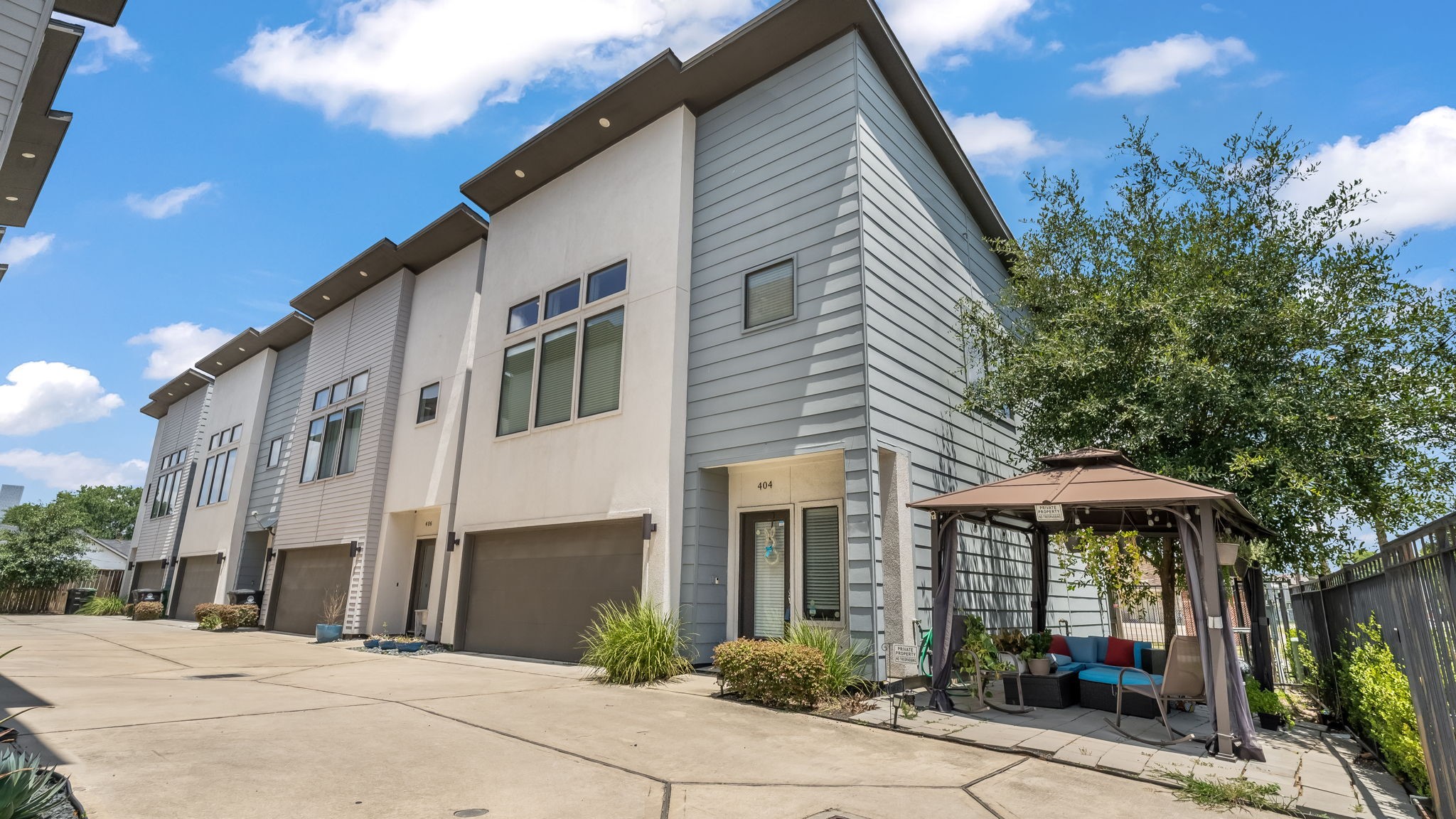Buy or rent a property | Drennan St, Houston 77003