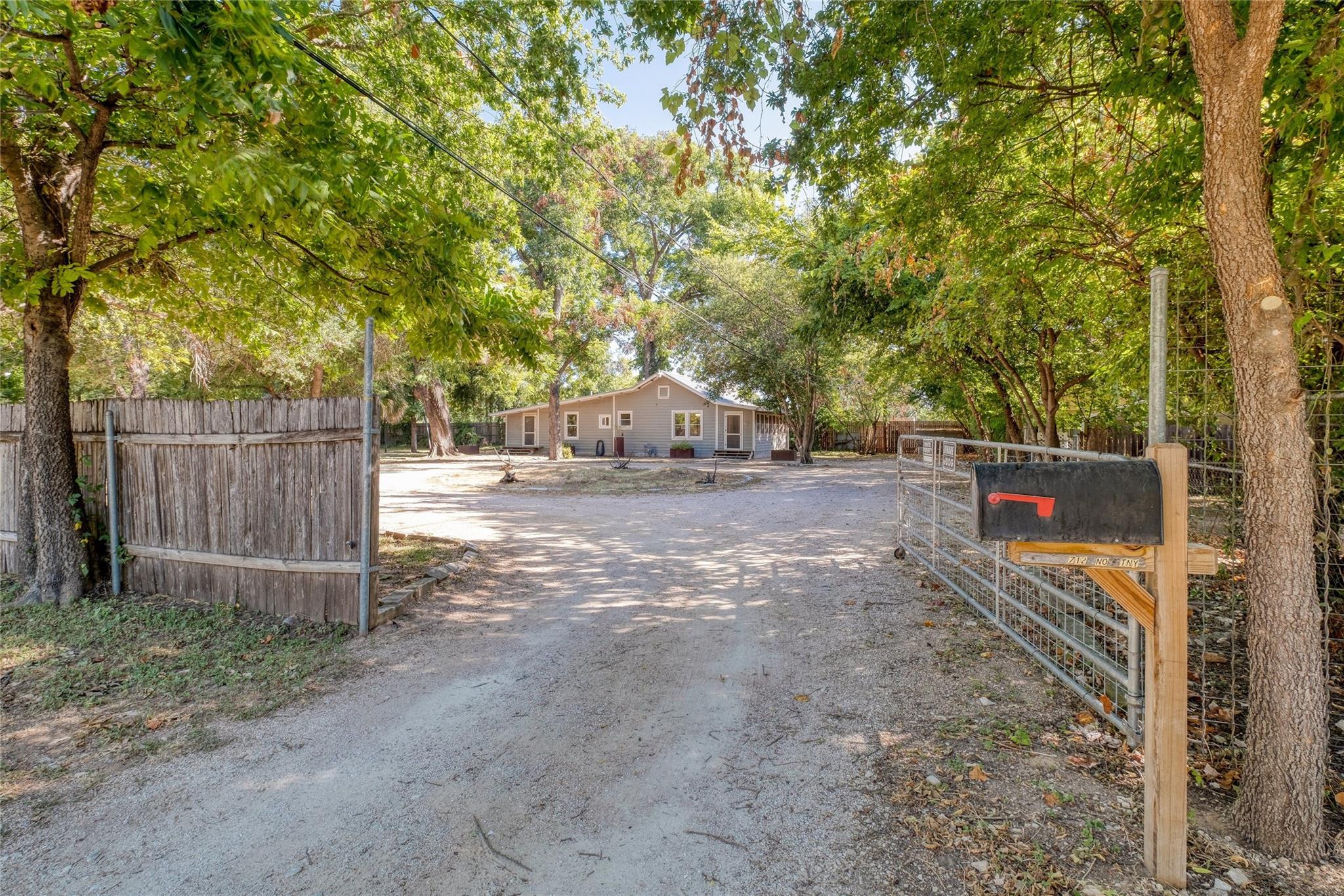 Buy or rent a property | Nowotny Ln, Austin 78702