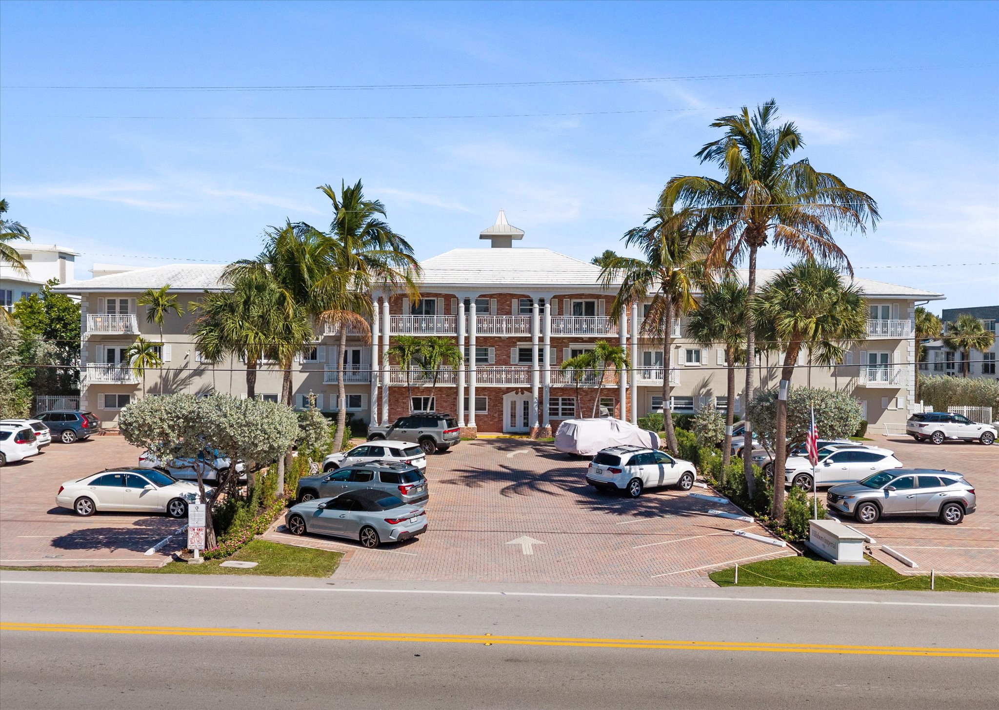 Buy or rent a property | Hillsboro Mile, Hillsboro Beach 33064