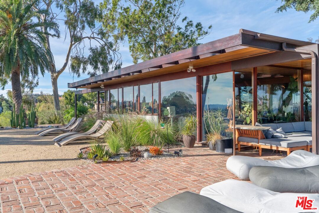 Buy or rent a property | Ridgeway Rd, Granada Hills 91344