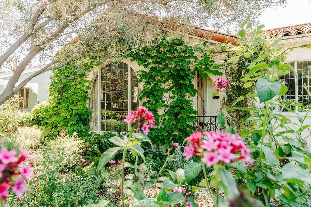 Buy or rent a property | Garden Ave, Los Angeles 90039