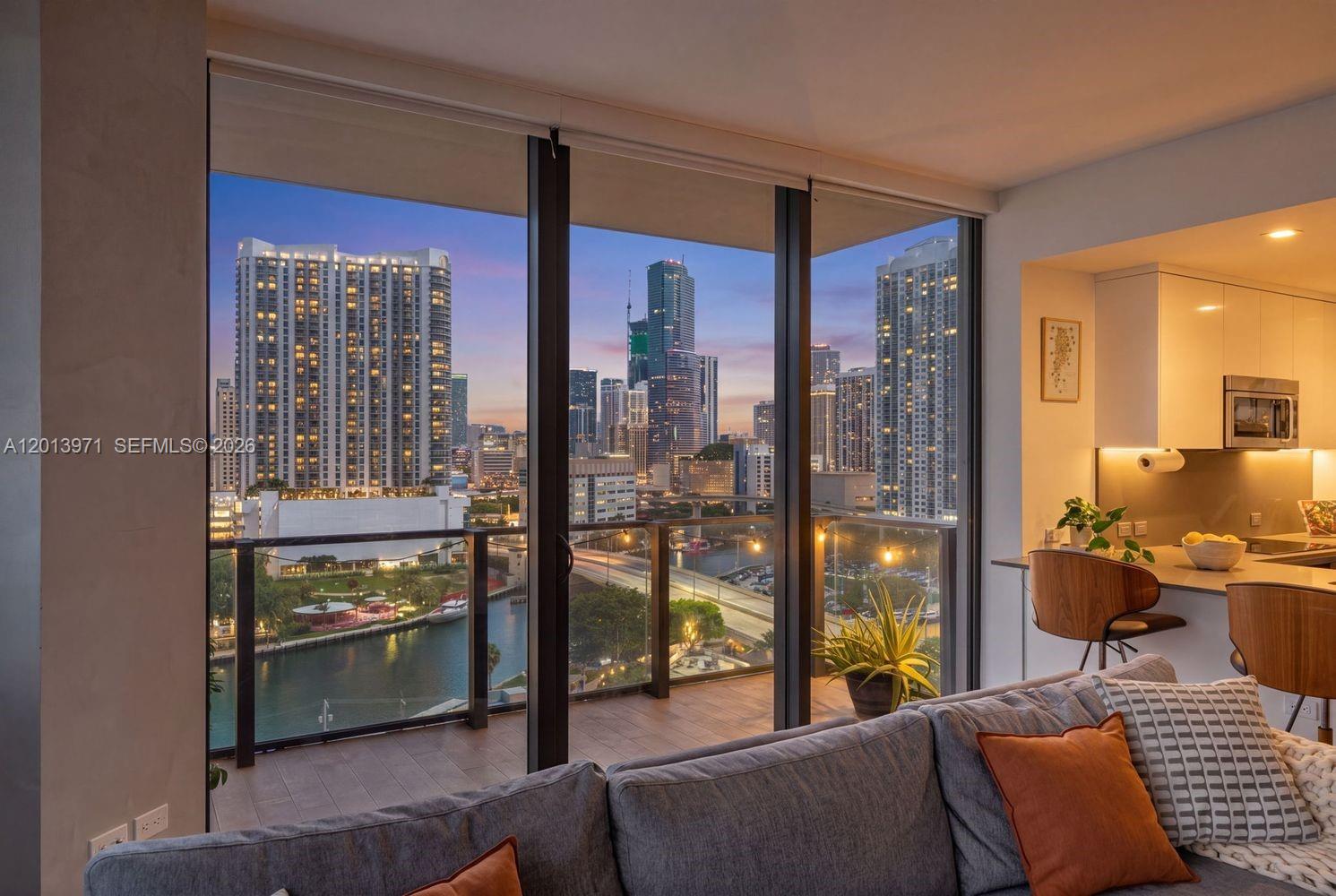 Buy or rent a property | SW 7th St, Miami 33130
