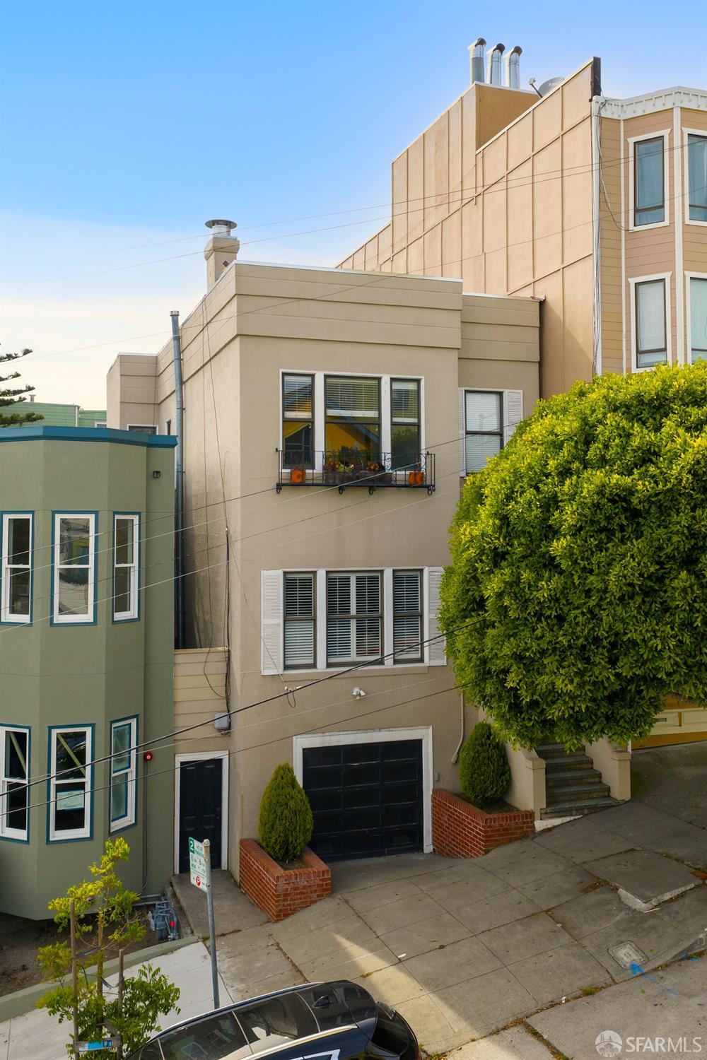 Buy or rent a property | Lyon St, San Francisco 94115