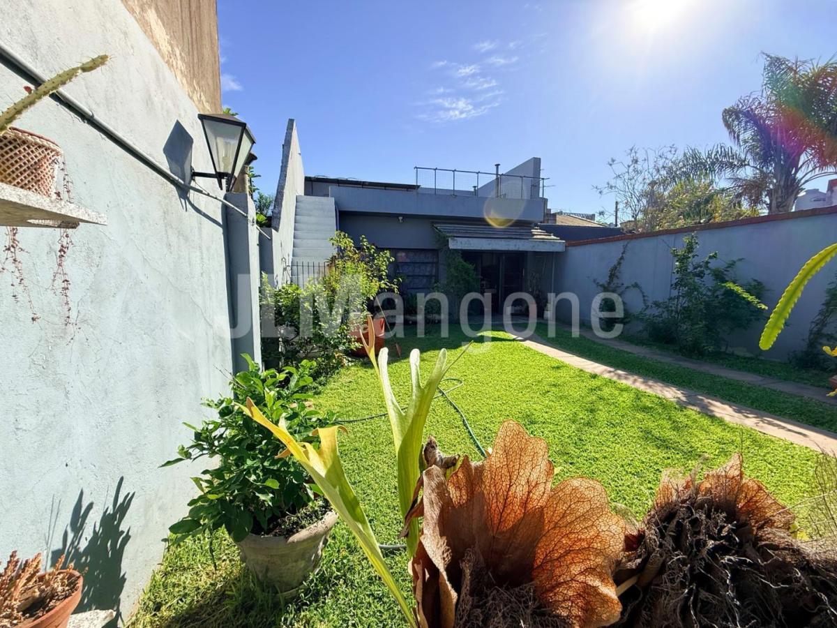 Buy or rent a property | Timoteo Gordillo, Villa Lugano C1439EAG