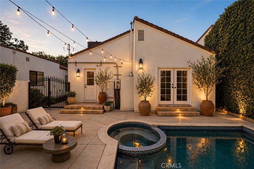 Buy or rent a property | N Citrus Ave, Los Angeles 90036