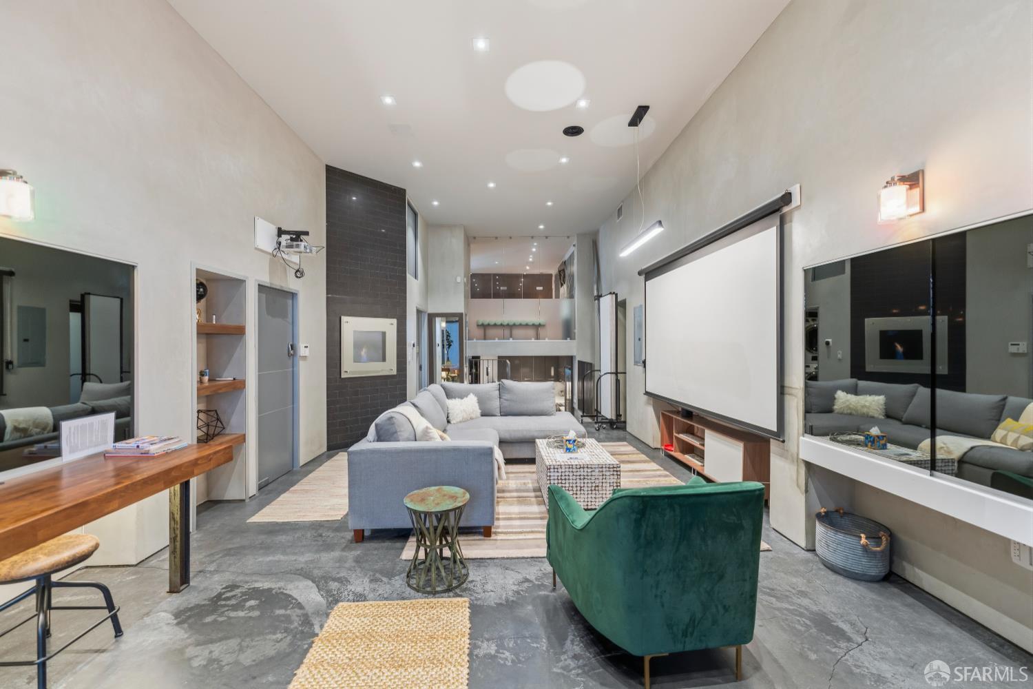 Buy or rent a property | Lombard St, San Francisco 94123