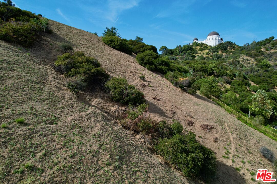Buy or rent a property | Nottingham Ave, Los Angeles 90027