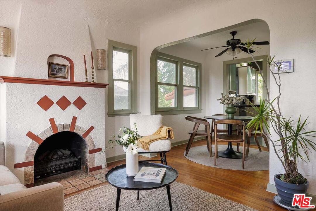 Buy or rent a property | Branden St, Los Angeles 90026