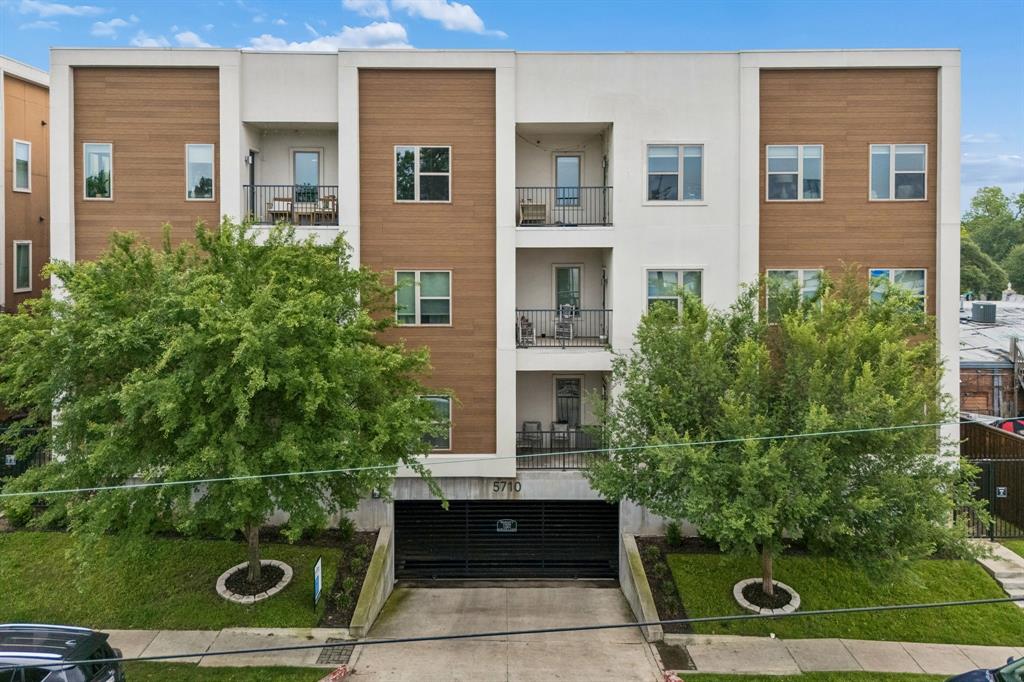 Buy or rent a property | McCommas Blvd, Dallas 75206