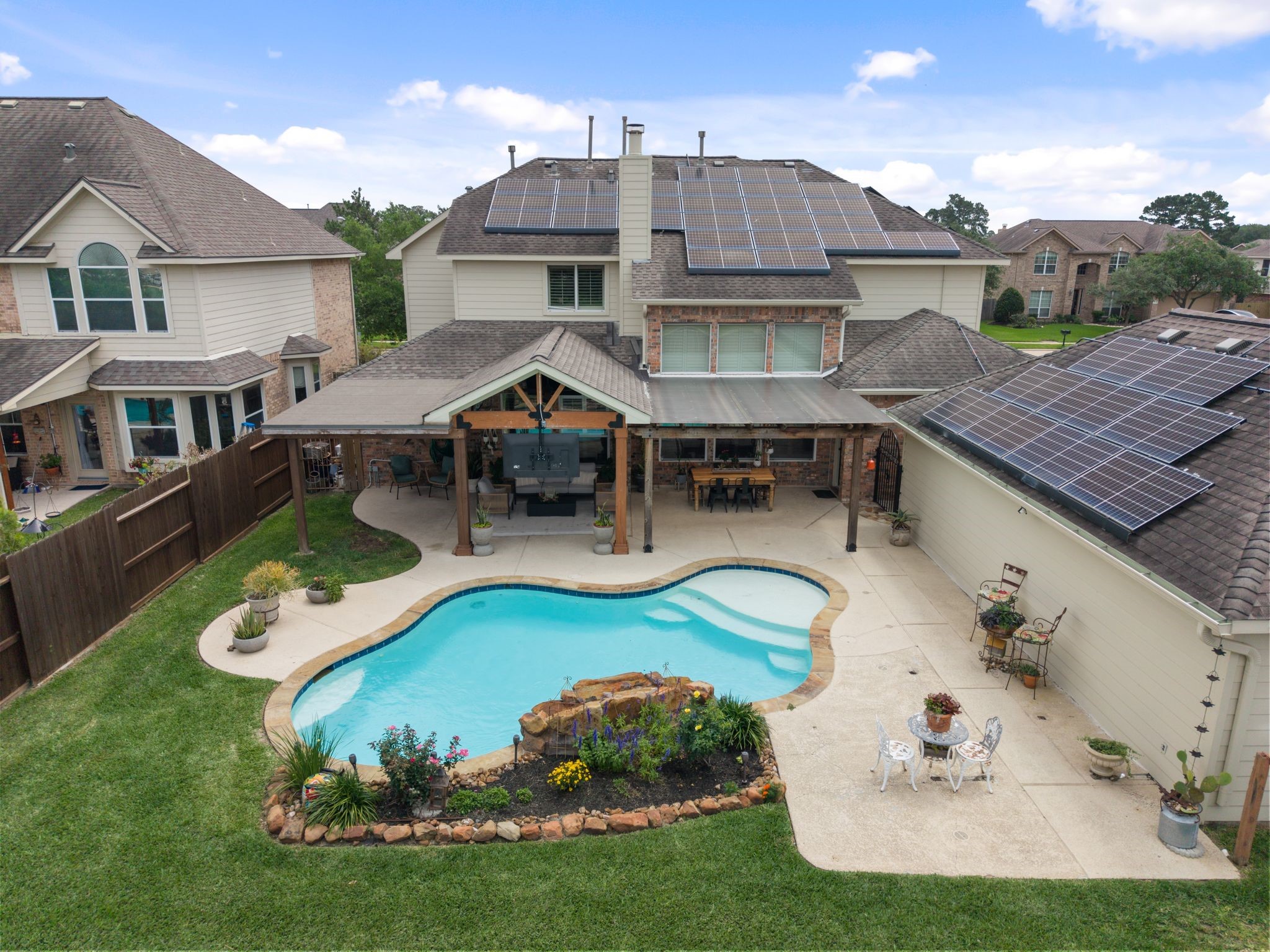 Buy or rent a property | Rustling Ridge Dr, Tomball 77377