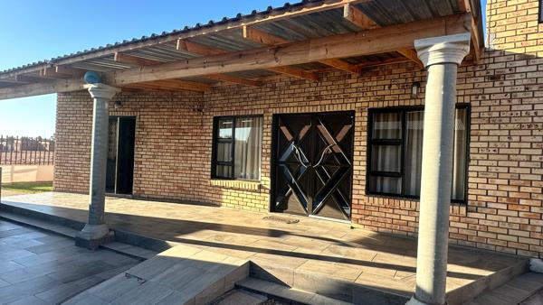 Buy or rent a property | 49 Jg Smith, Upington 8801
