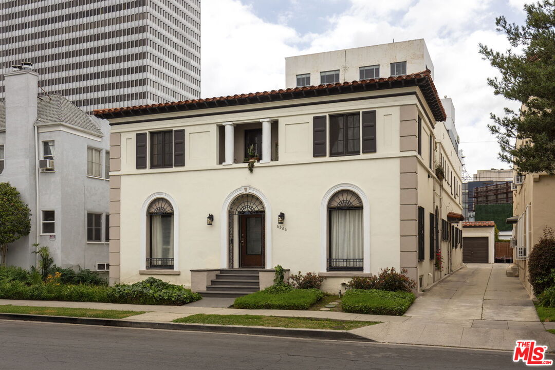 Buy or rent a property | Orange St, Los Angeles 90048