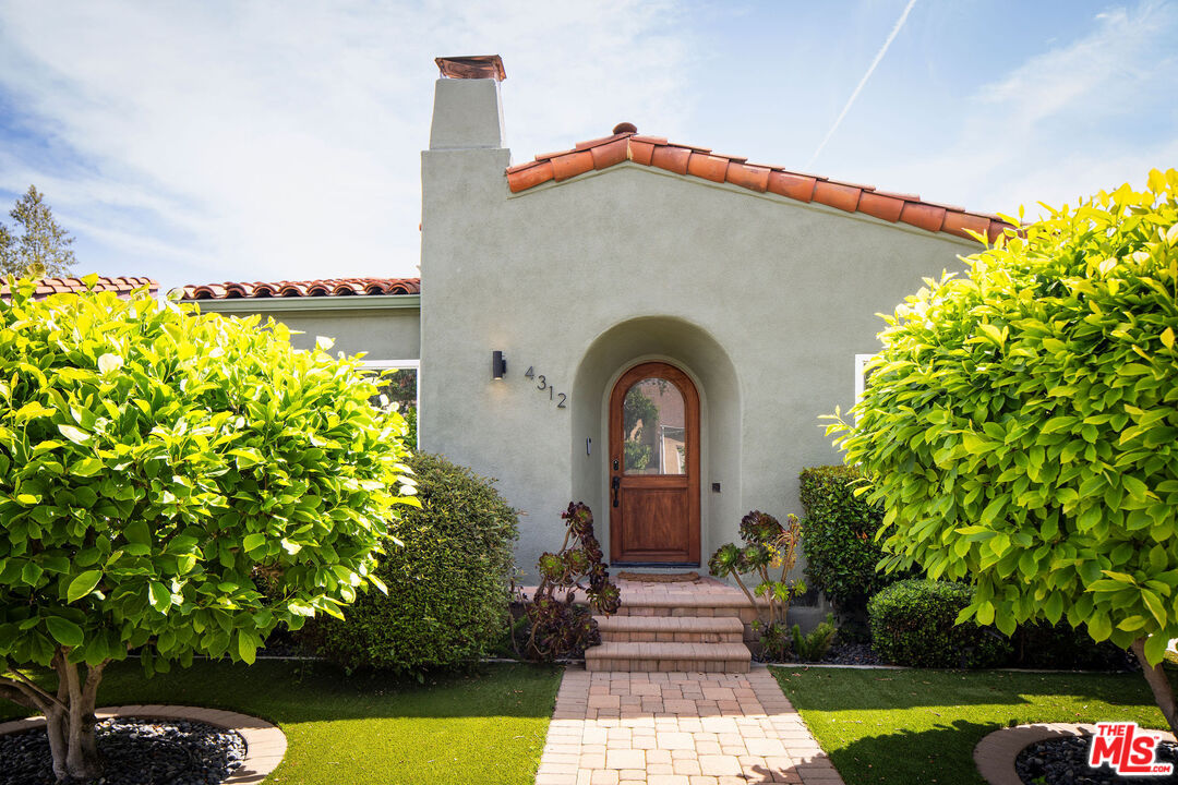 Buy or rent a property | 9th Ave, Los Angeles 90008