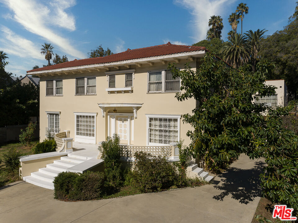 Buy or rent a property | Franklin Ave, Los Angeles 90027