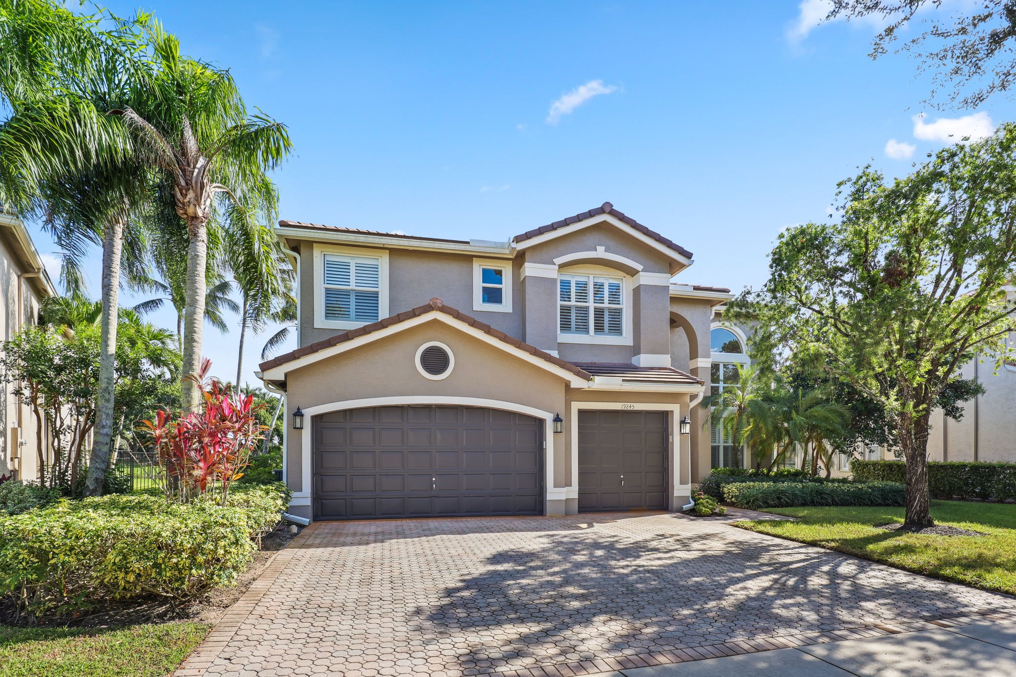 Buy or rent a property | Skyridge Cir, Boca Raton 33498