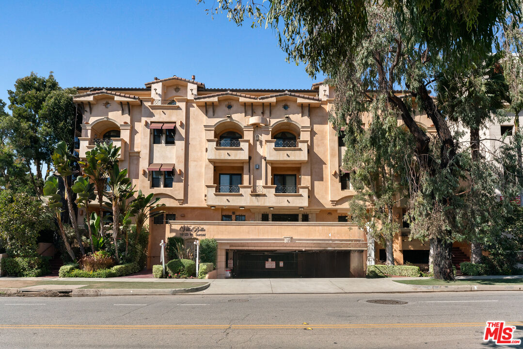 Buy or rent a property | Sunset Blvd, Pacific Palisades 90272
