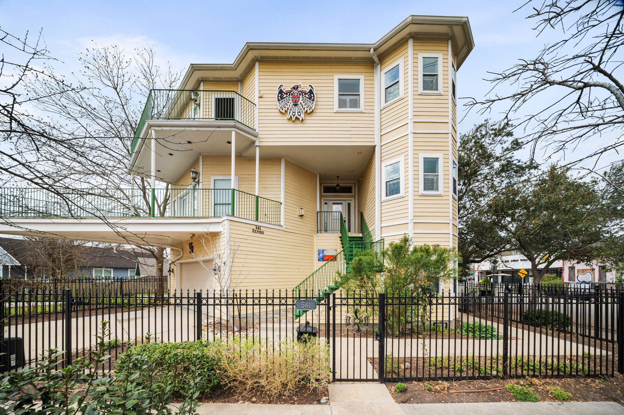 Buy or rent a property | White Oak Dr, Houston 77007
