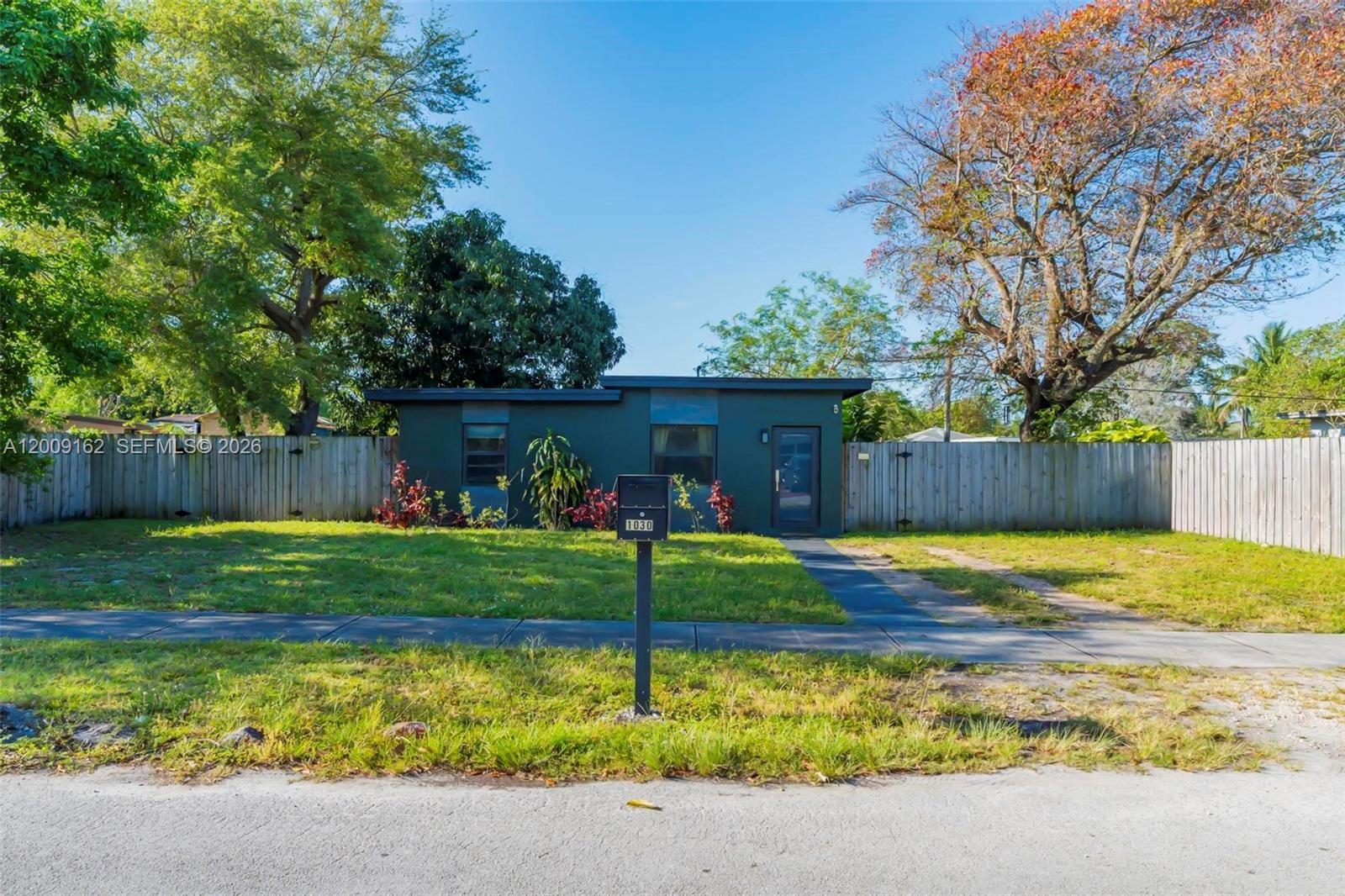 Buy or rent a property | NW 141st St, Miami 33168