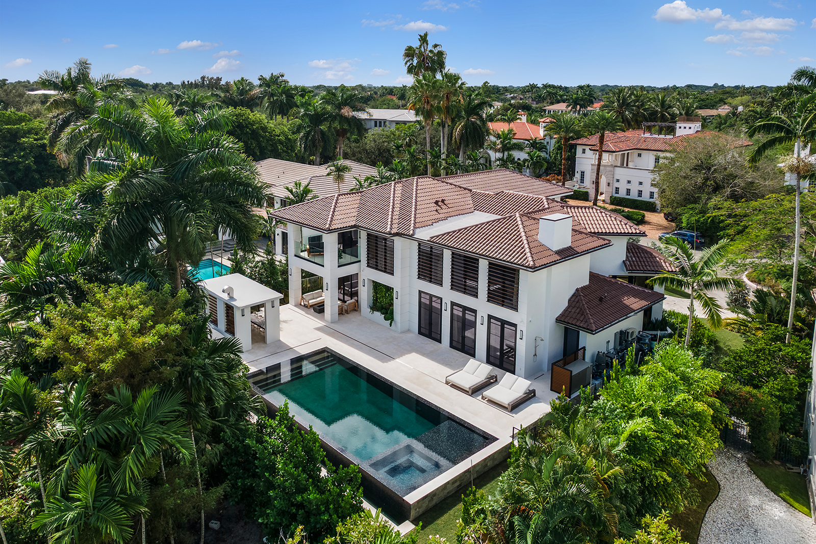 Buy or rent a property | Caoba Ct, Miami 33143
