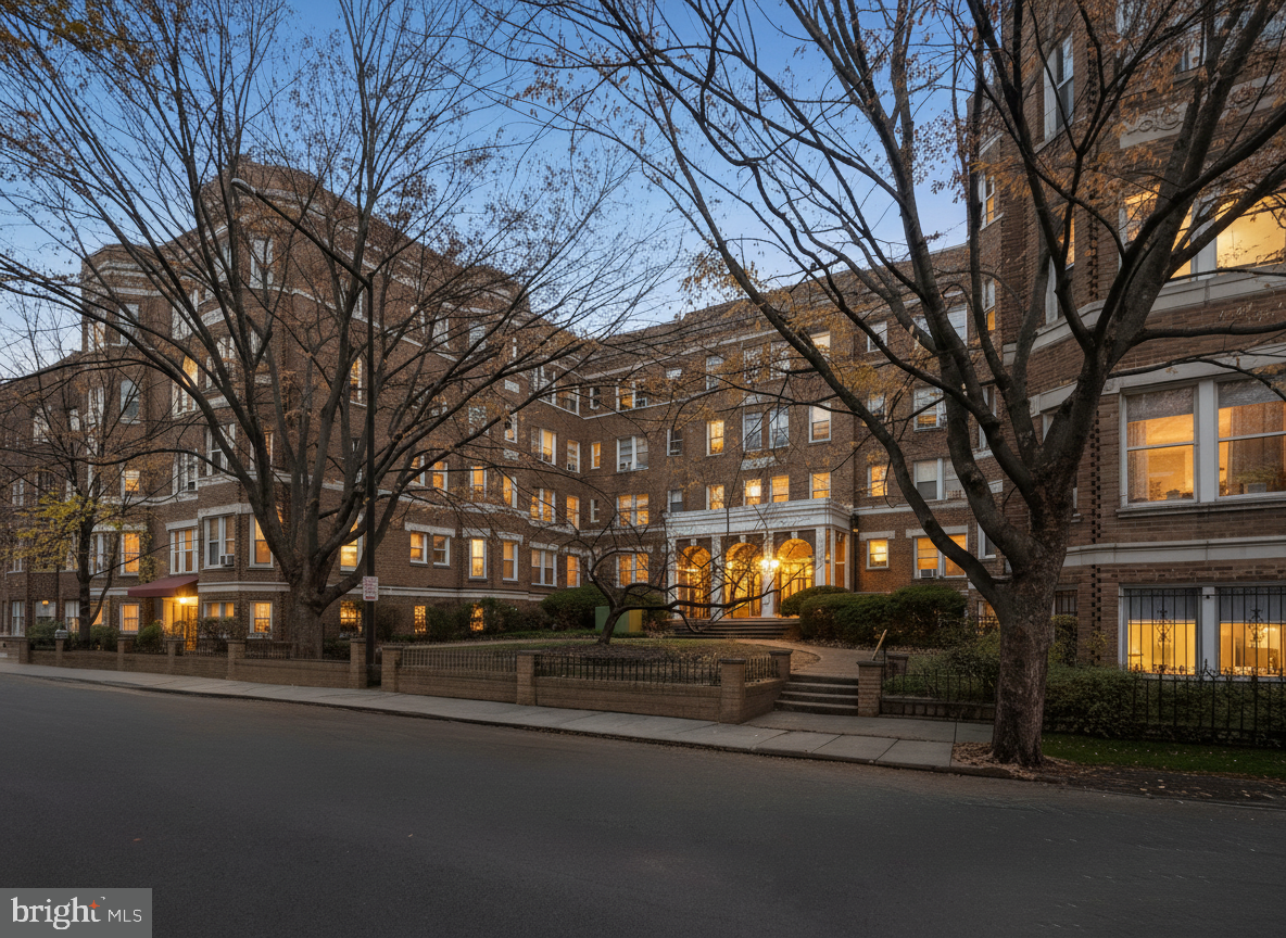 Buy or rent a property | Clydesdale Pl NW, Washington, DC 20009