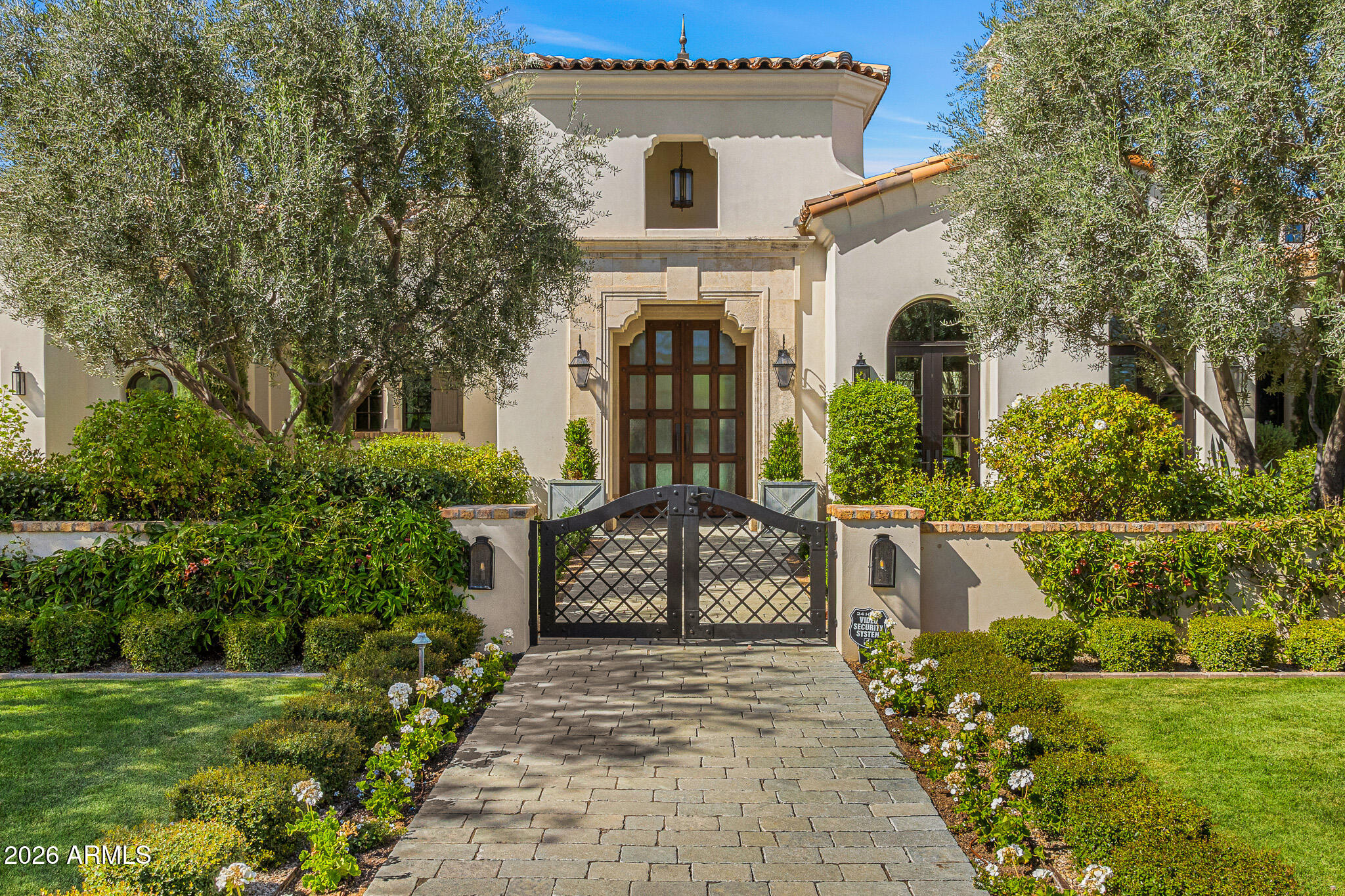 Buy or rent a property | E Caballo Dr, Paradise Valley 85253