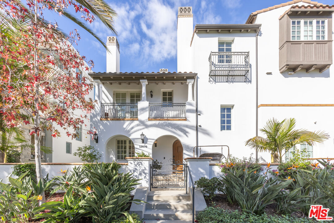 Buy or rent a property | Kiyot Way, Playa Vista 90094