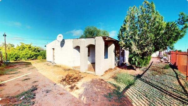 Buy or rent a property | 34 Tandjiesberg Straat, Upington 8801