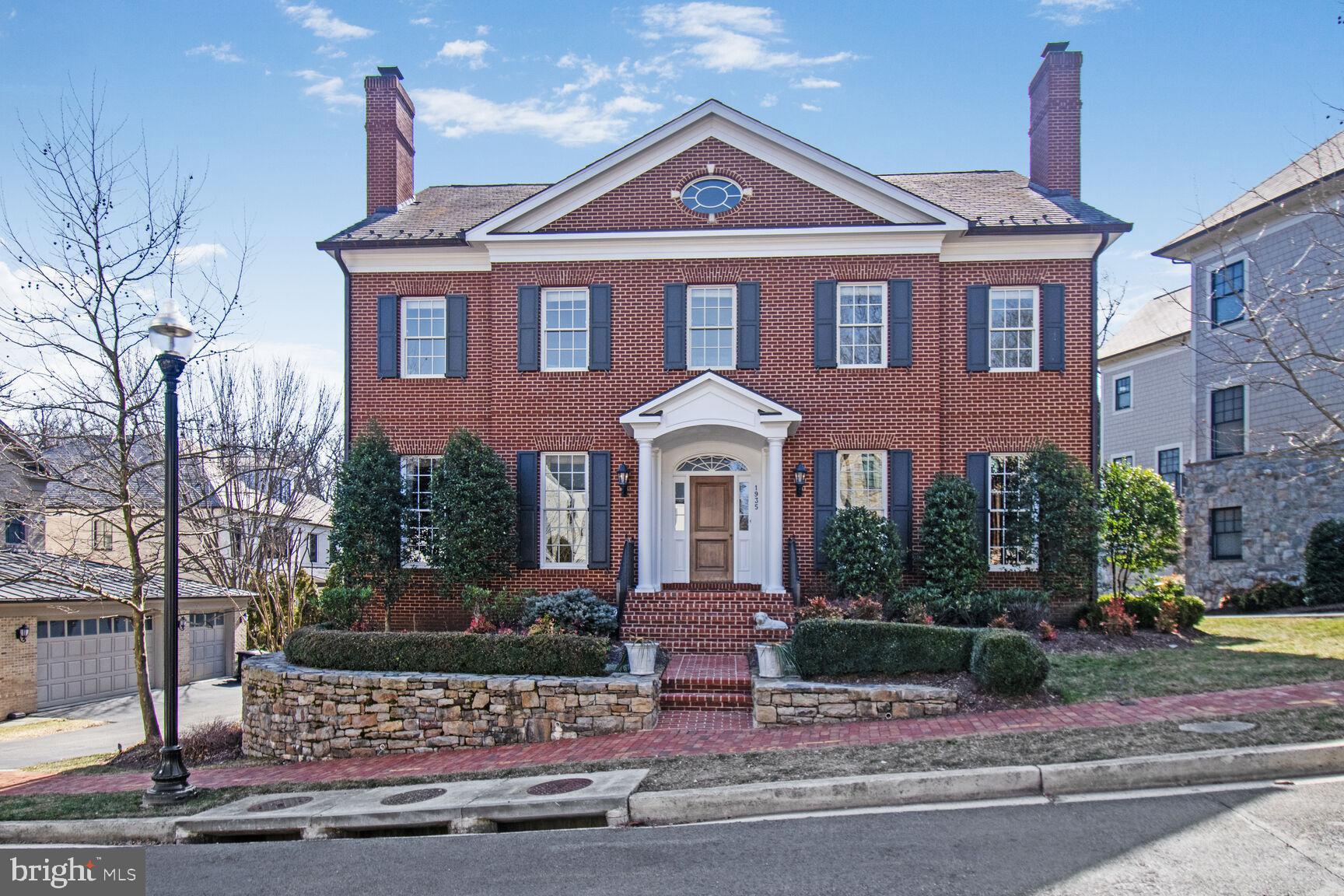 Buy or rent a property | Foxview Cir NW, Washington, DC 20007